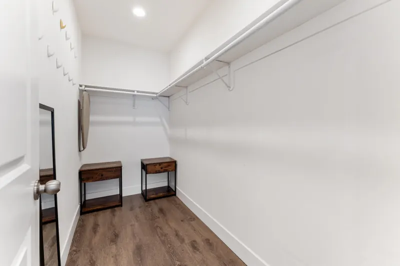 Walk-in closet